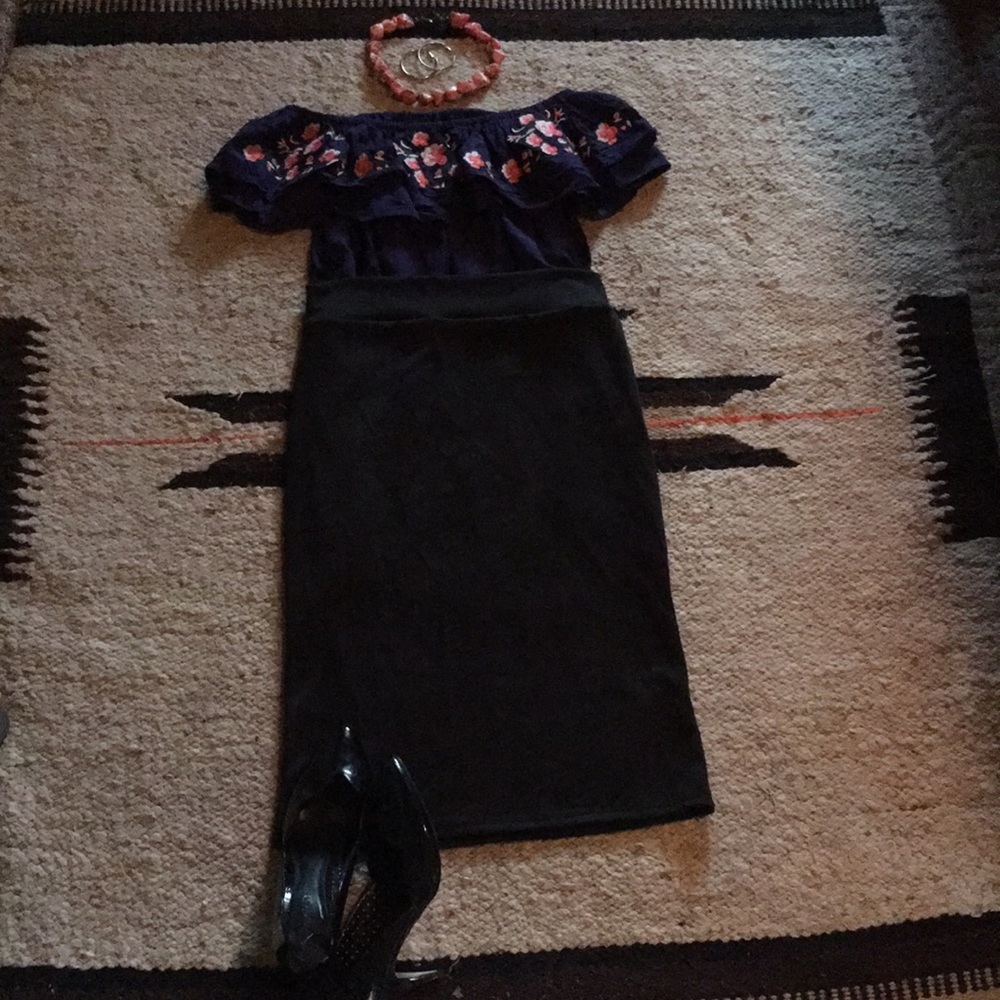 Black pencil skirt